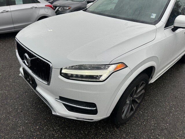2018 Volvo XC90 T6 AWD Momentum photo 2