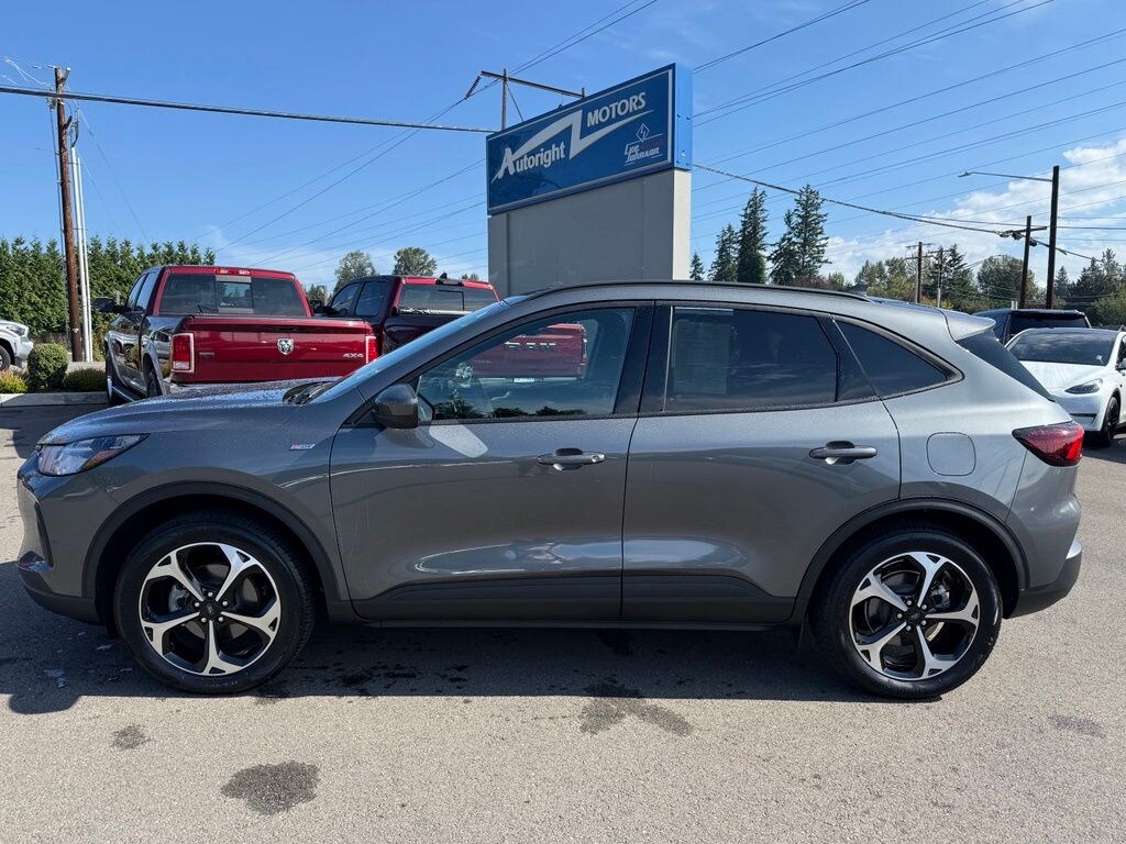 Used 2025 Ford Escape ST-Line Select SUV