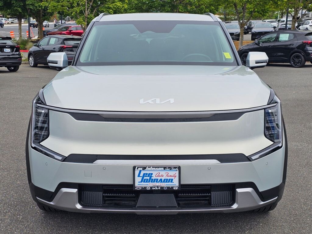 Used 2024 Kia EV9 Wind SUV