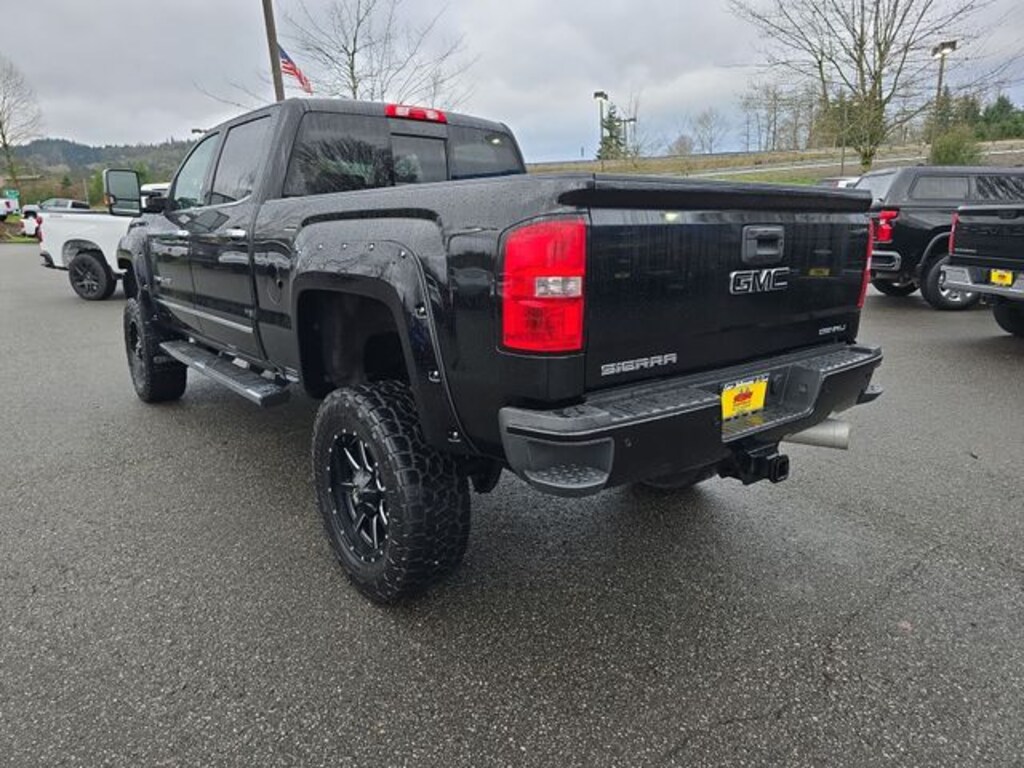 Used 2019 GMC Sierra 2500HD Denali Truck Crew Cab