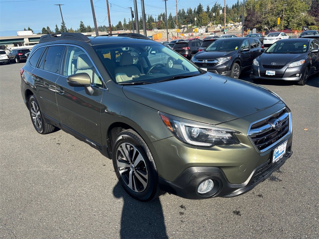 2018 Subaru Outback 2.5i Limited photo 2