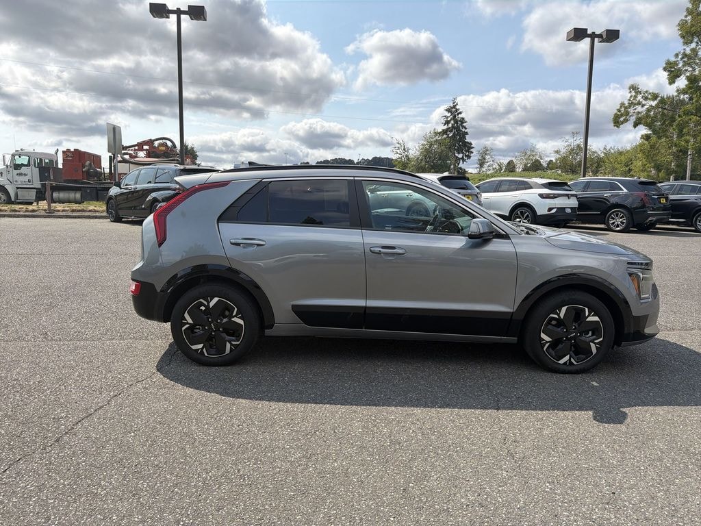 Used 2024 Kia Niro EV Wind SUV