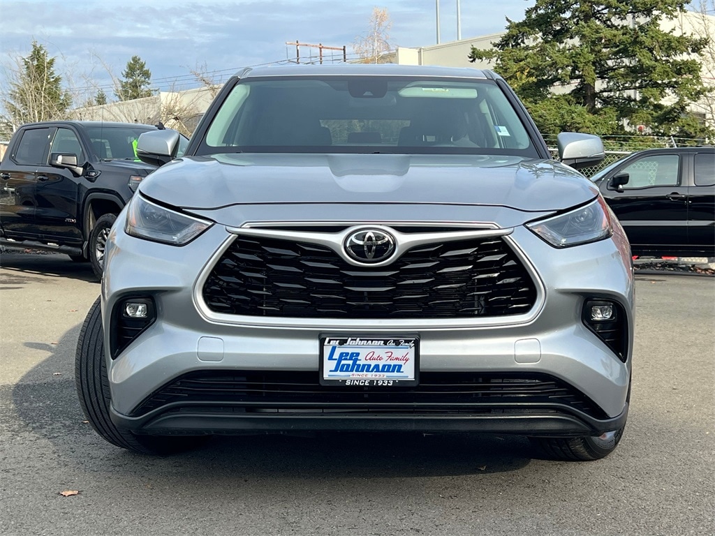 Used 2024 Toyota Highlander LE SUV