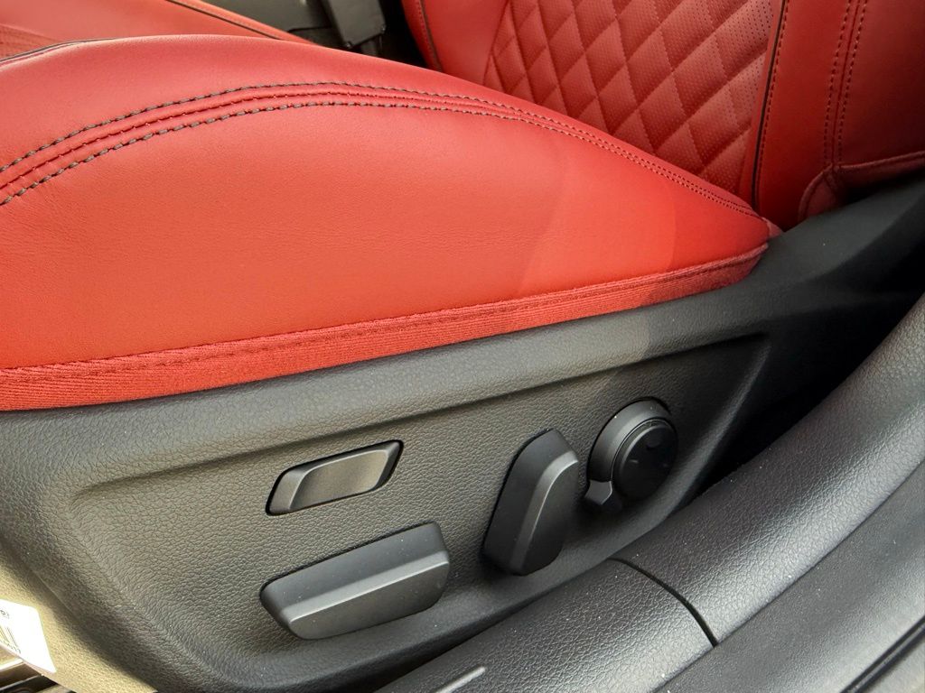 2025 GENESIS G70 Sport Advanced - Photo 11