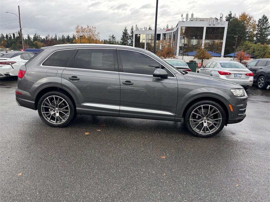 2019 Audi Q7 55 Premium Plus photo 2