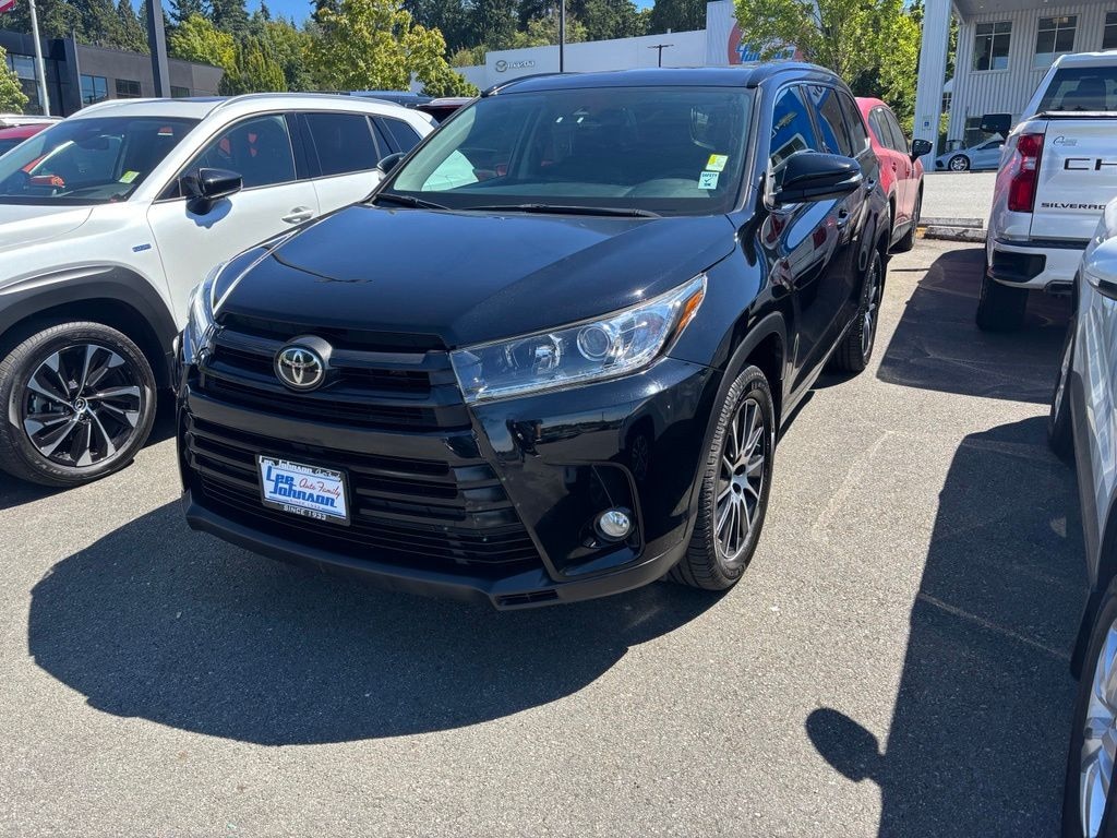 Used 2018 Toyota Highlander SE SUV