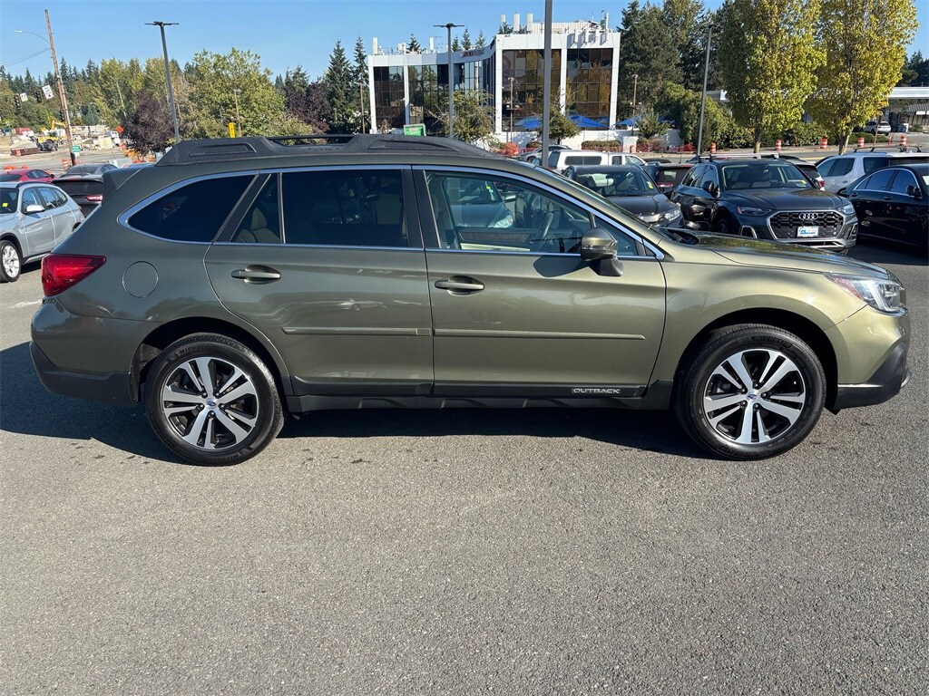 2018 Subaru Outback 2.5i Limited photo 3