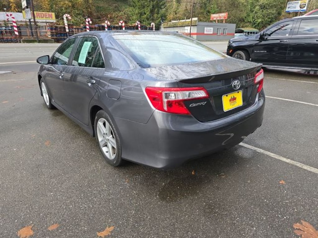 Used 2012 Toyota Camry SE Sedan