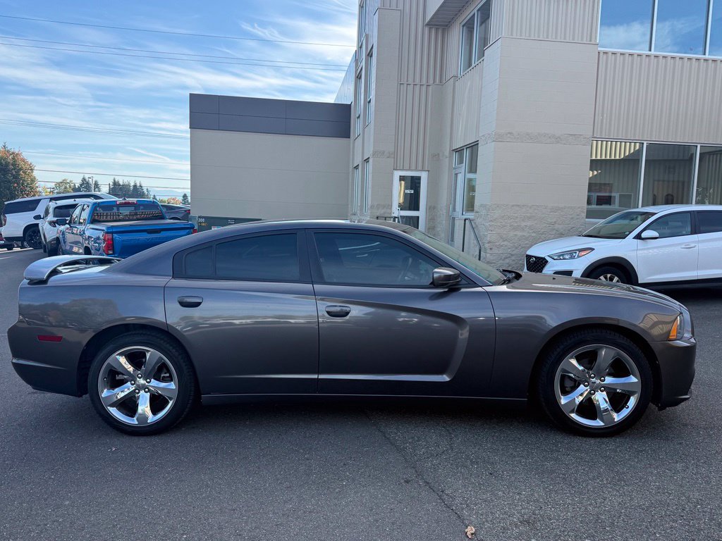 Used 2014 Dodge Charger SE Sedan