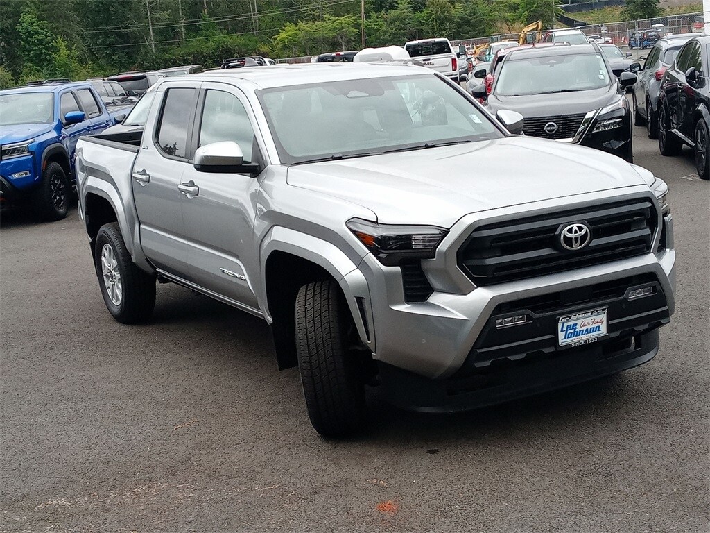 2024 Toyota Tacoma 4x4 SR5 Double Cab photo 2