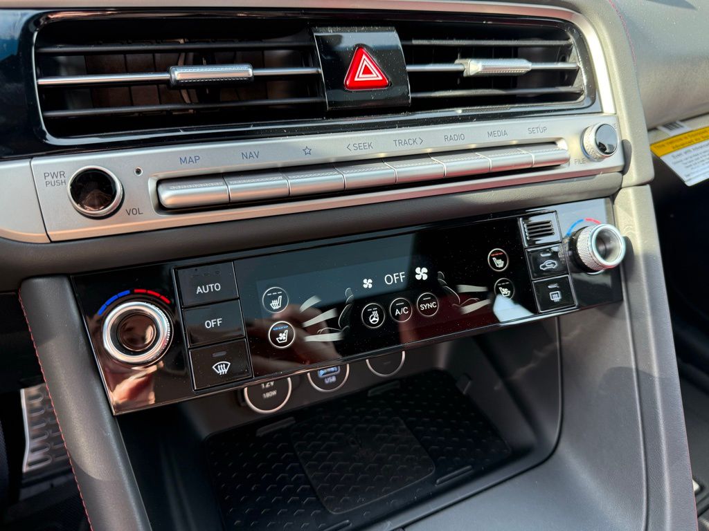 2025 GENESIS G70 Sport Advanced - Photo 28