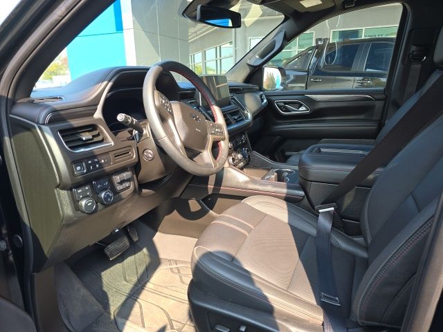 2024 Chevrolet Suburban RST photo 2