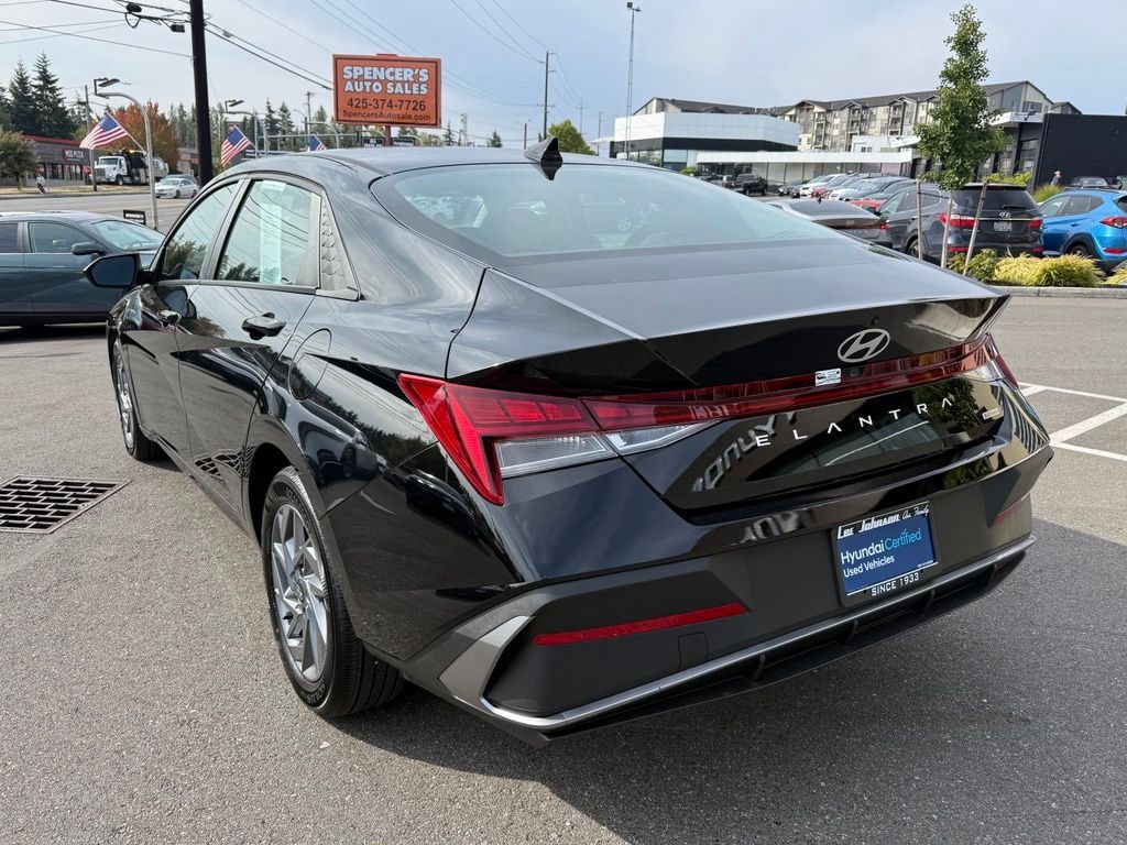 Used 2025 Hyundai Elantra Hybrid Blue Sedan