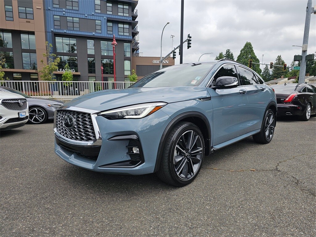 2022 Infiniti QX55 Essential photo 3