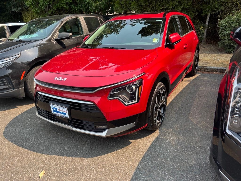 Used 2023 Kia Niro EX Touring SUV