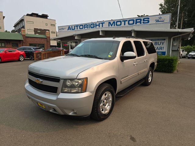 2010 Chevrolet Suburban 1500 LT photo 2