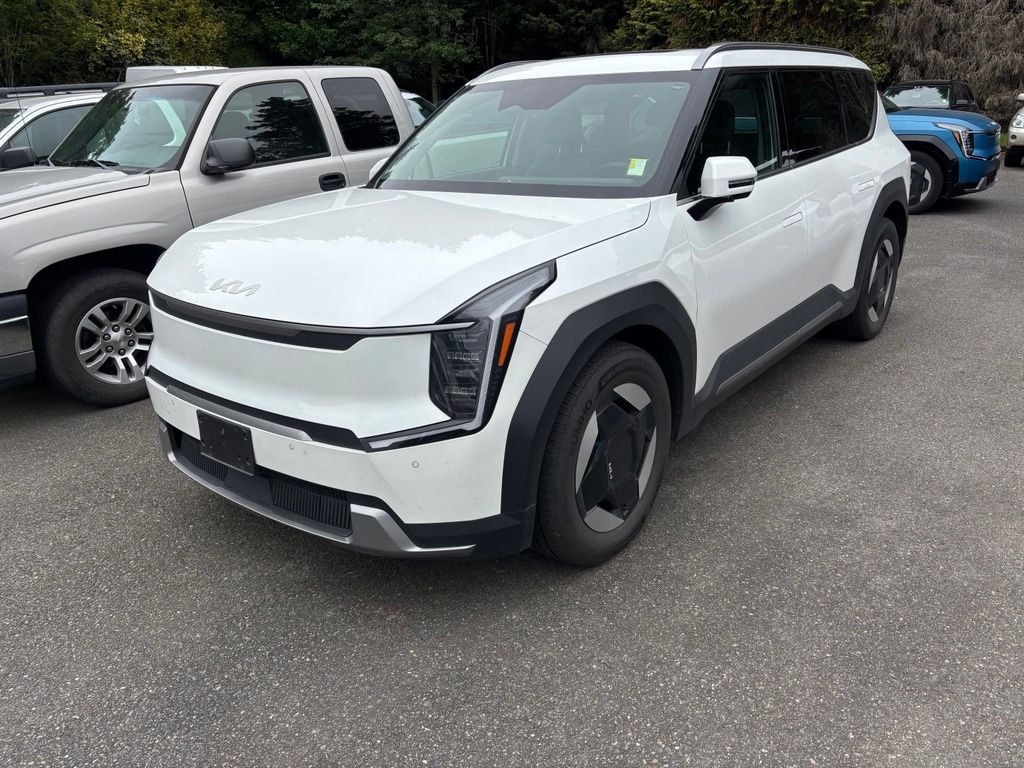 Used 2024 Kia EV9 Wind SUV