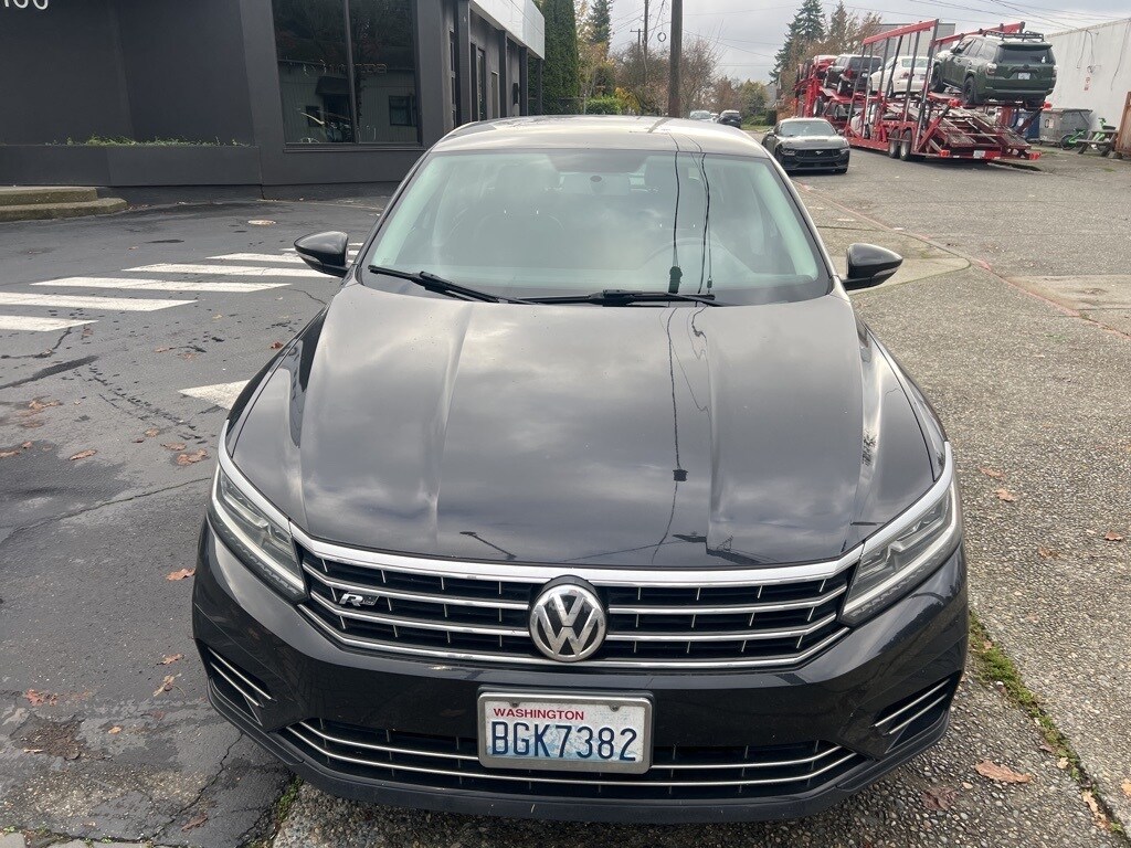 Used 2017 Volkswagen Passat 1.8T R-Line Sedan