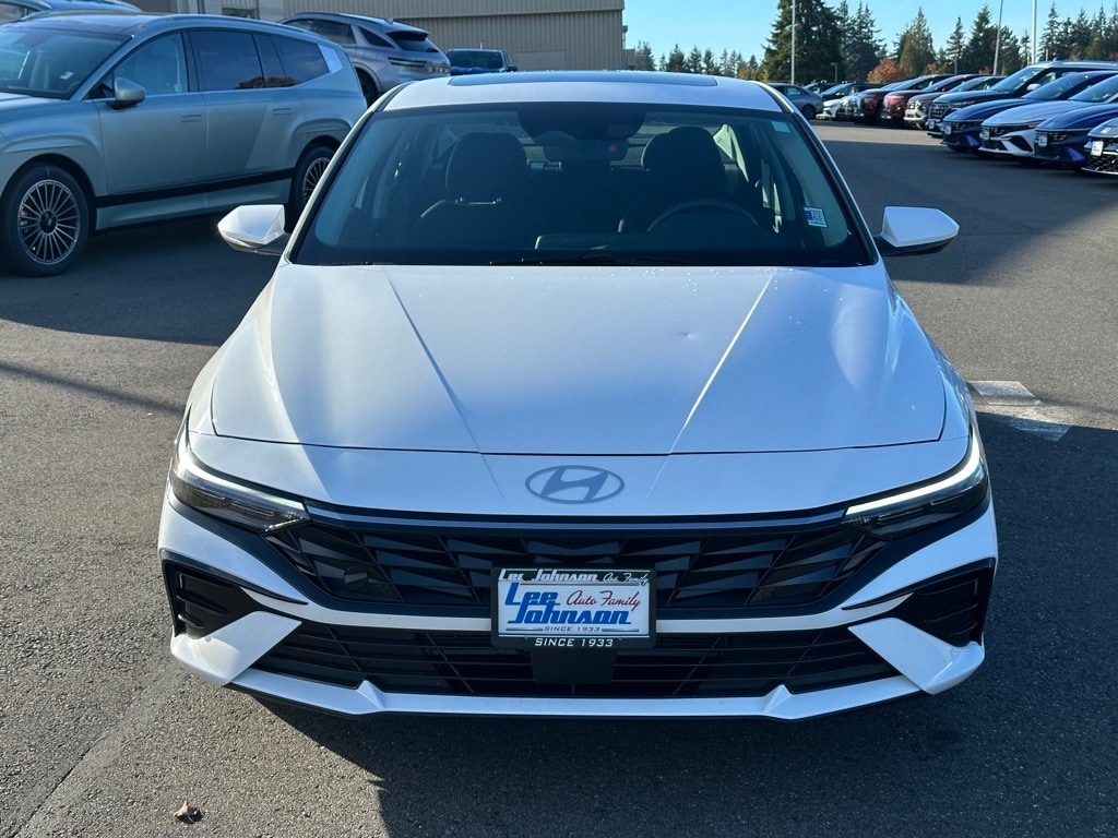 Certified 2025 Hyundai Elantra SEL Convenience Sedan