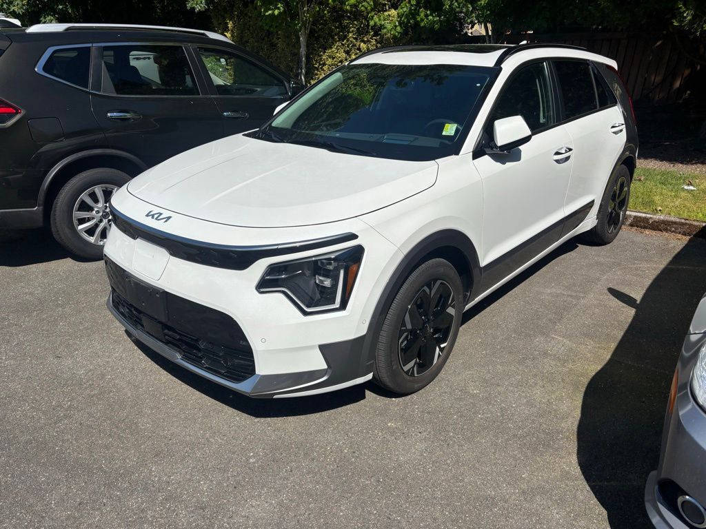 2024 Kia Niro Wave EV's photo