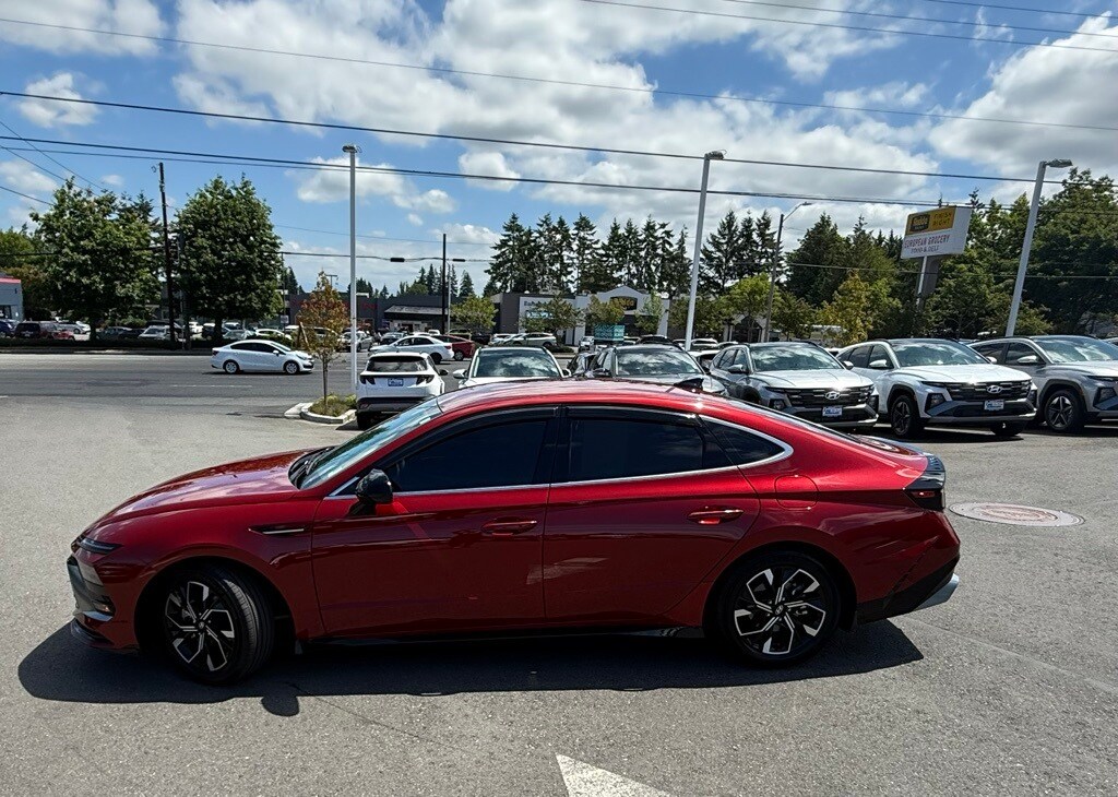 2024 Hyundai Sonata SEL photo 2