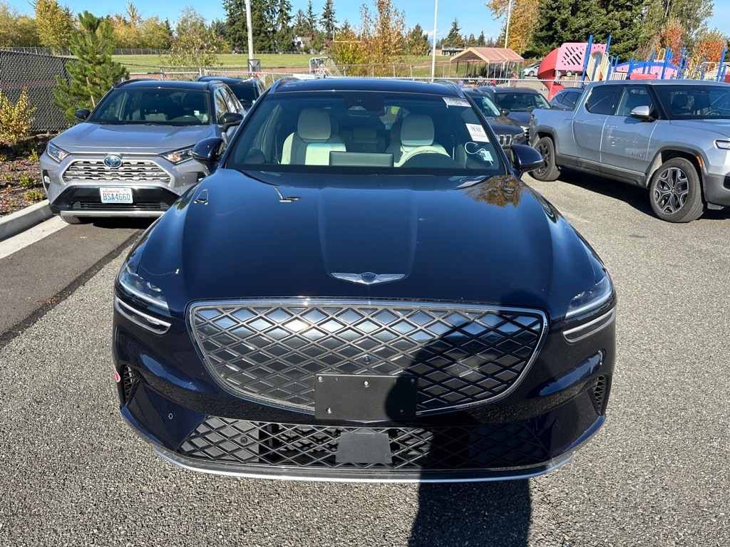 Used 2025 GENESIS GV70 Advanced with VIN 5NMMCET19SH004755 for sale in Everett, WA