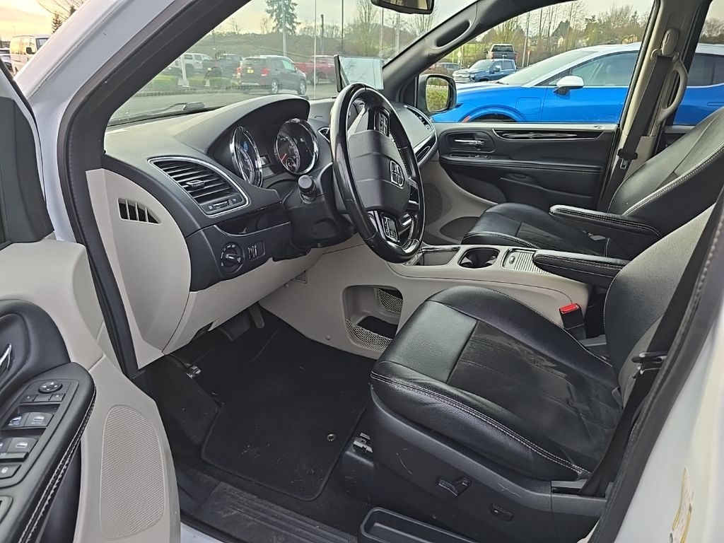 Used 2019 Dodge Grand Caravan SXT Minivan/Van