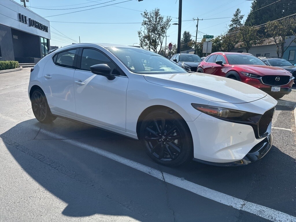2022 Mazda Mazda3 Hatchback 2.5 Turbo Premium Plus photo 2