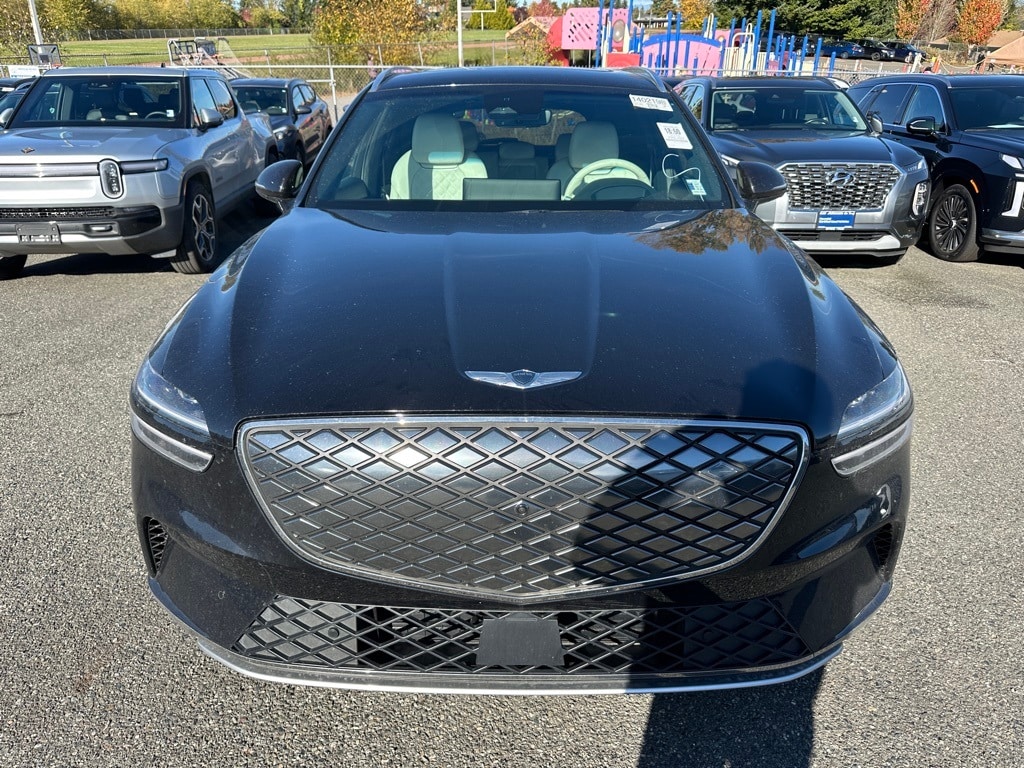 Used 2025 GENESIS GV70 Advanced with VIN 5NMMCET14SH003948 for sale in Everett, WA
