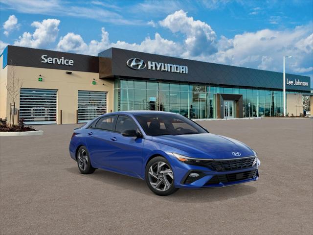 2025 Hyundai Elantra SEL Sport photo 2