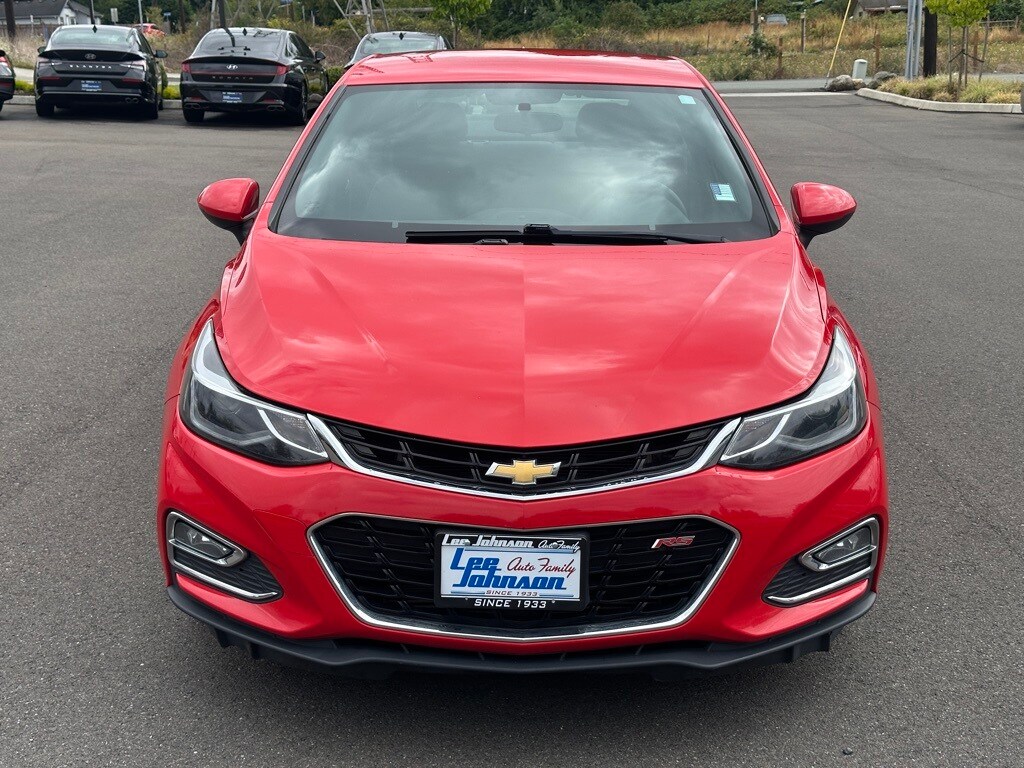 2017 Chevrolet Cruze LT photo 2