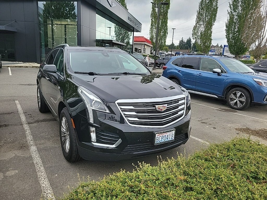 2017 Cadillac XT5 Luxury photo 2