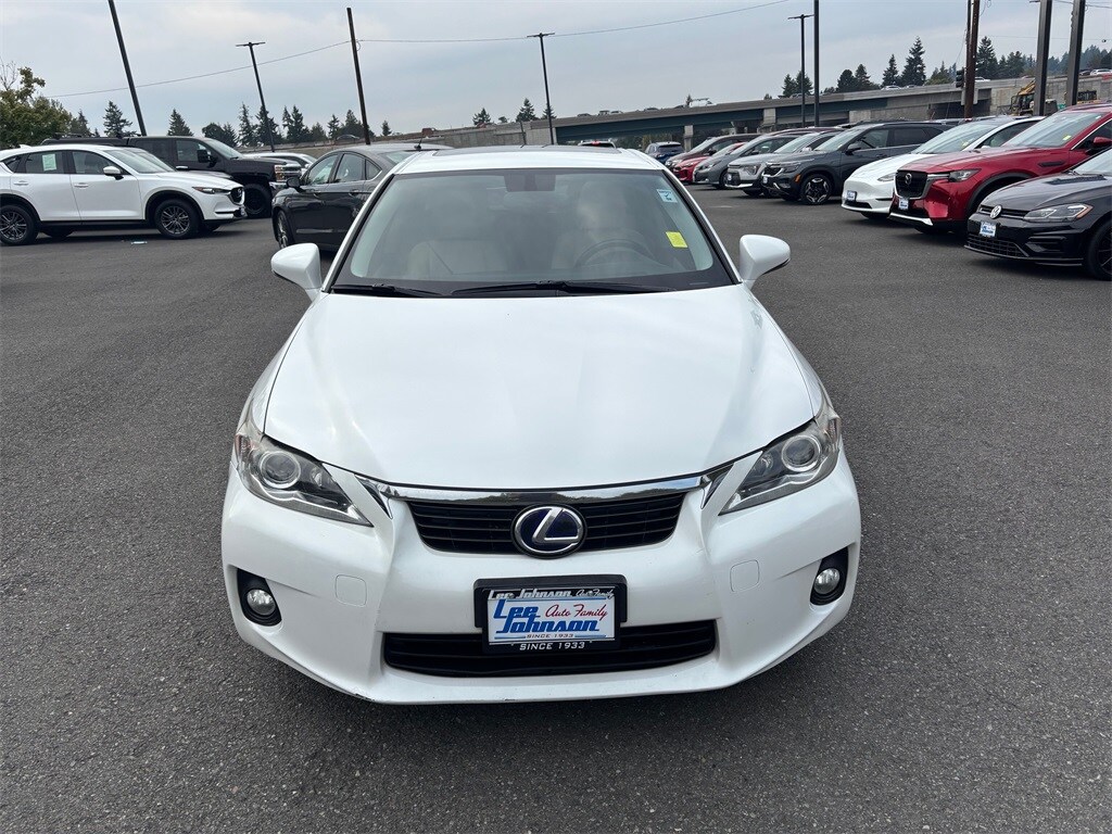 2013 Lexus CT 200h photo 2