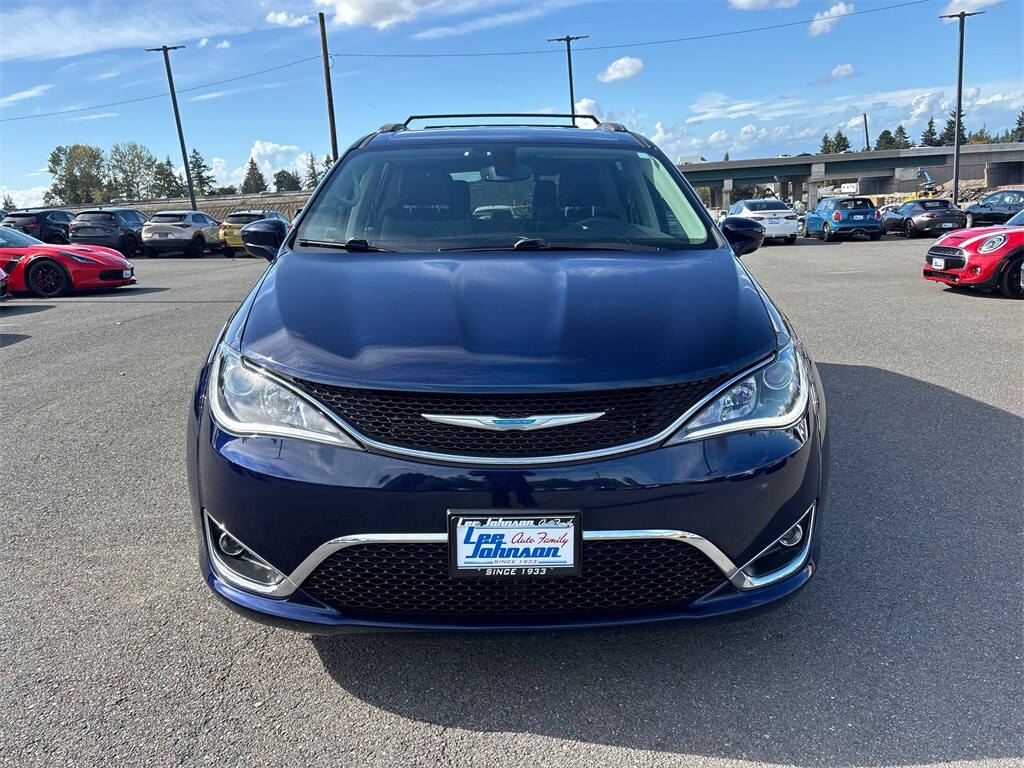 2020 Chrysler Pacifica Hybrid Touring L photo 2