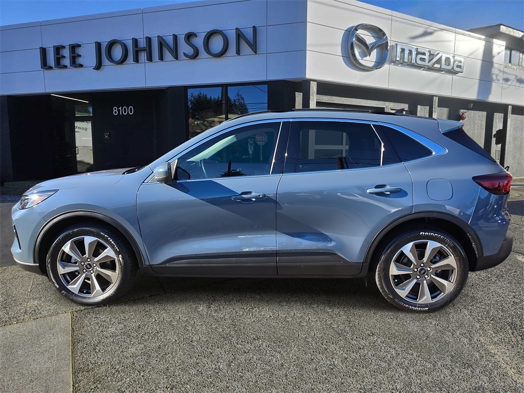 Used 2023 Ford Escape Hybrid Platinum SUV