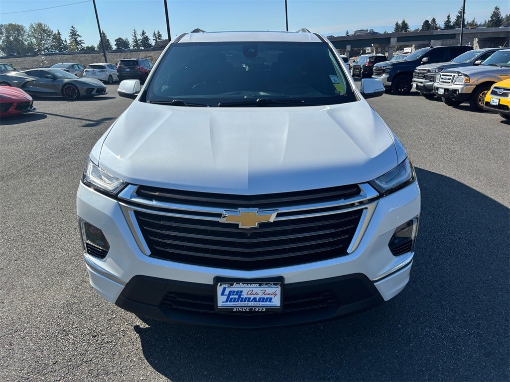 2023 Chevrolet Traverse High Country photo 2