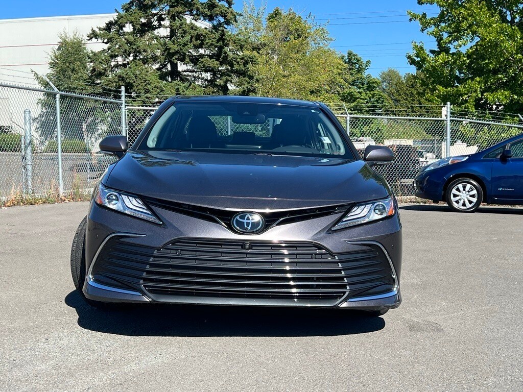 2022 Toyota Camry XLE photo 2