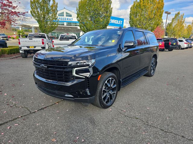 2024 Chevrolet Suburban RST photo 2