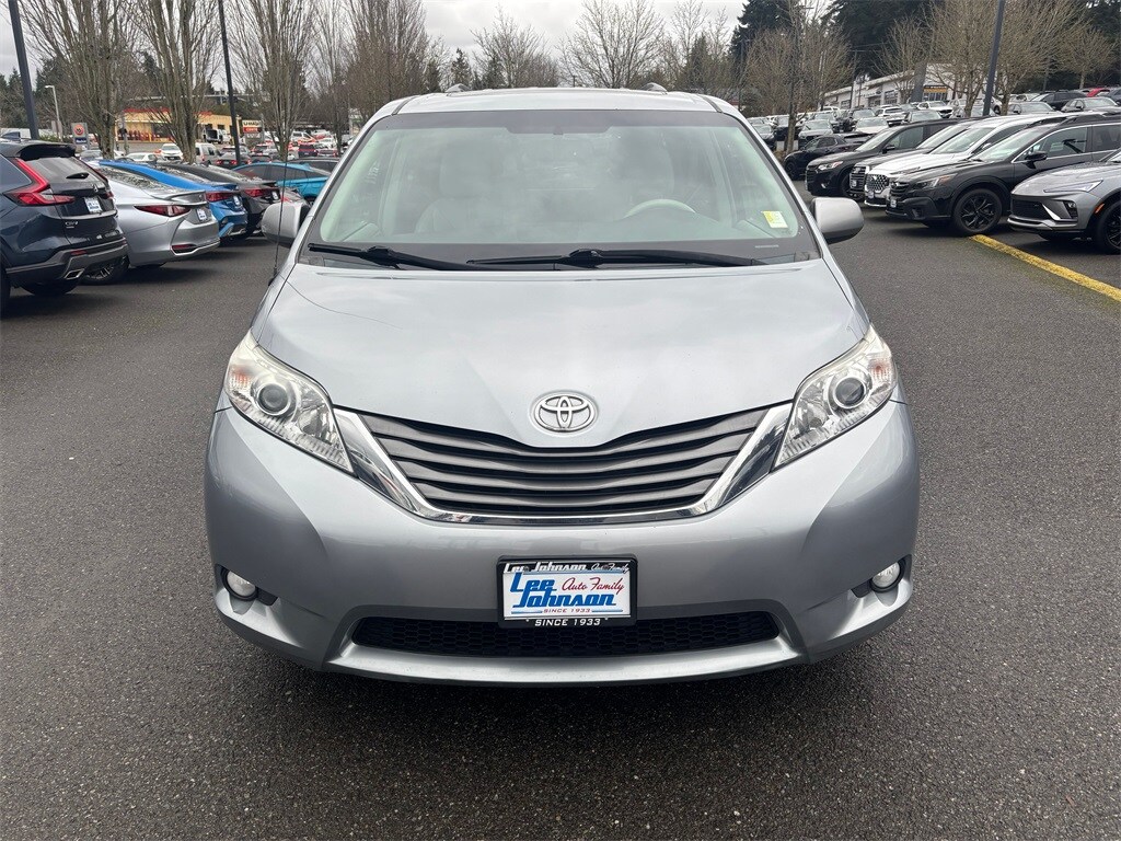 Used 2014 Toyota Sienna XLE Minivan/Van