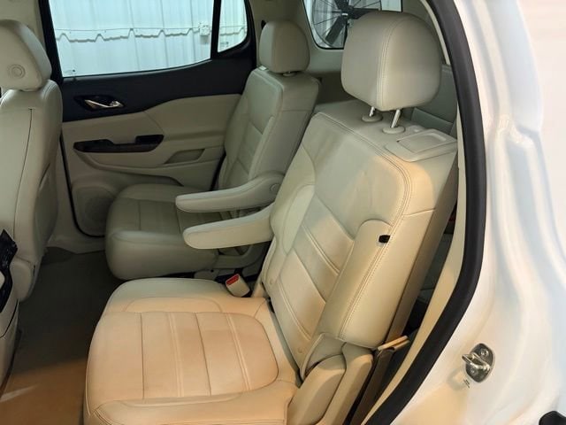 2023 GMC Acadia Denali - Photo 27