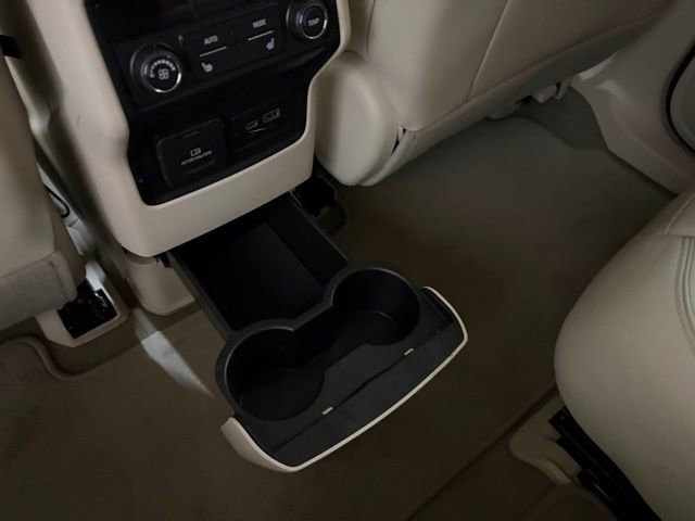 2023 GMC Acadia Denali - Photo 29