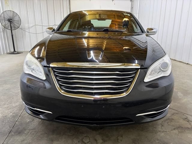 Used 2013 Chrysler 200 Limited with VIN 1C3CCBCG1DN629286 for sale in Van Wert, OH