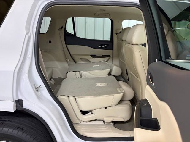 2023 GMC Acadia Denali - Photo 19