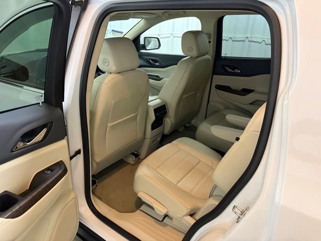 2023 GMC Acadia Denali - Photo 26