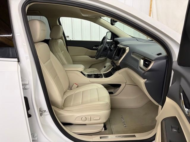 2023 GMC Acadia Denali - Photo 32