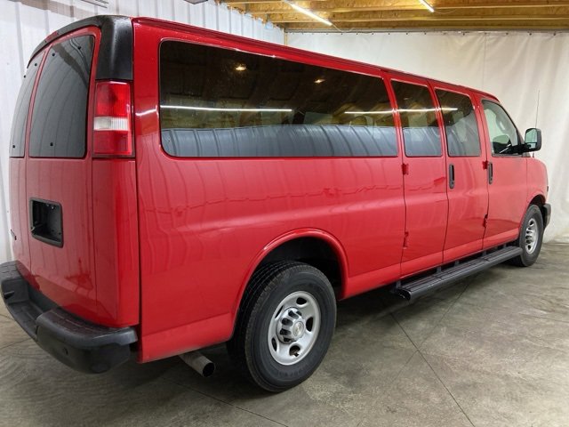 2019 Chevrolet Express Passenger 3500 LS photo 3