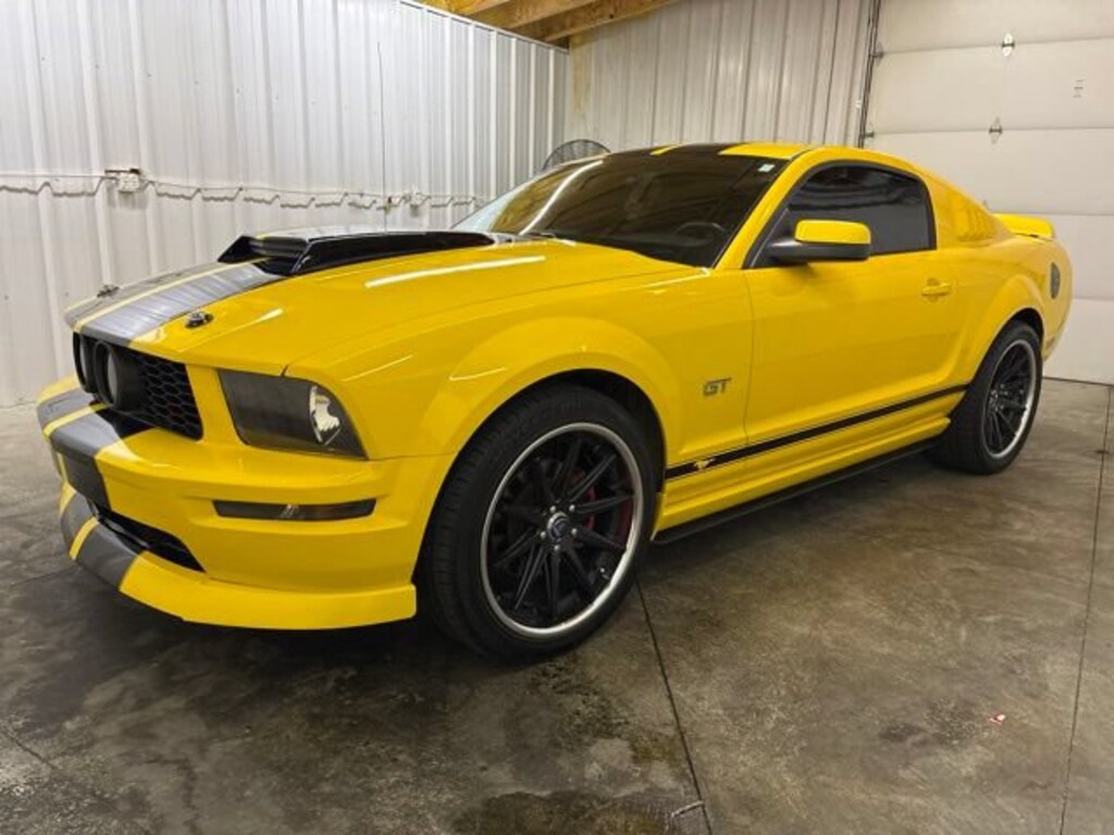 Used 2006 Ford Mustang GT Deluxe