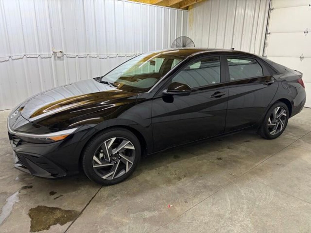 Used 2025 Hyundai Elantra SEL Sport