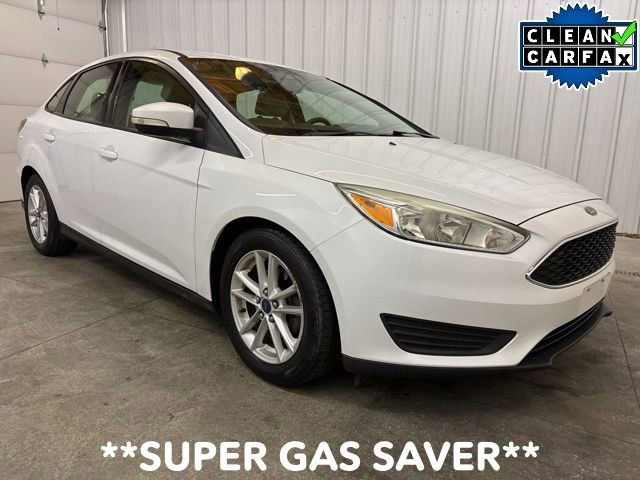 2015 Ford Focus Sedan SE's photo