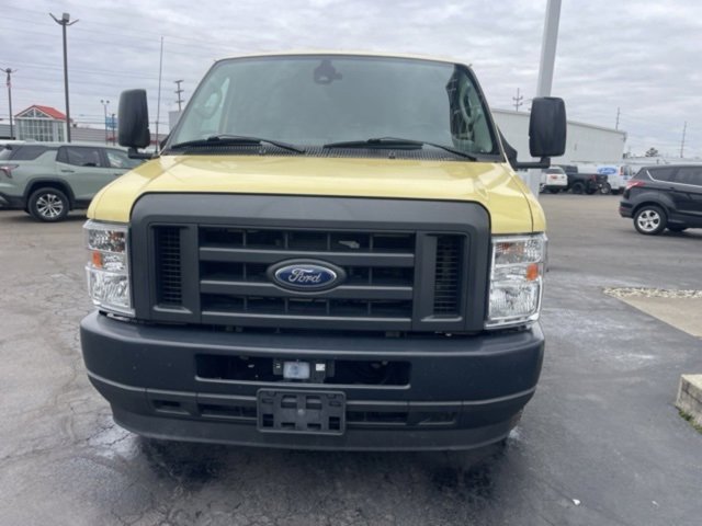 2021 Ford E-450 photo 2